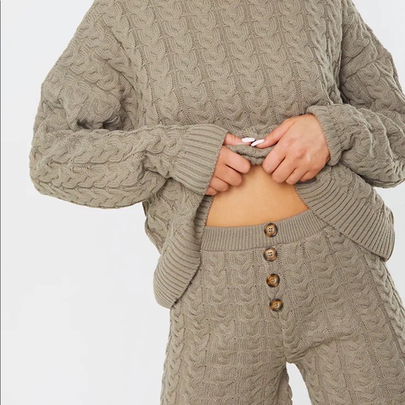 Cable Knit Set - Picture 2 of 6